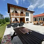 Луксозна вила райски кът 2 - Сърница